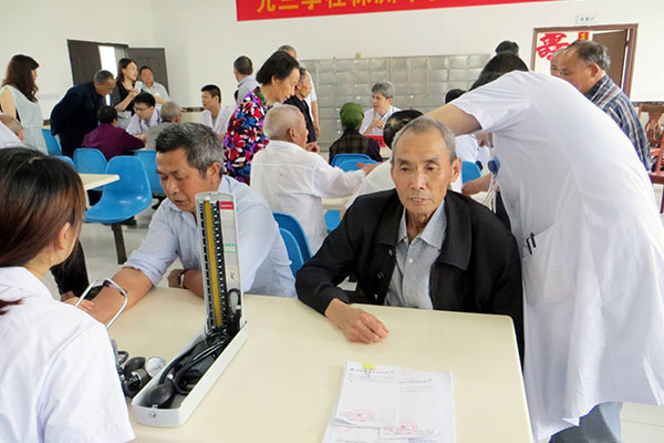 健康一体机满足村医向百姓提供基层医疗和公共卫生服务 健康一体机满足村医向百姓提供基层医疗和公共卫生服务